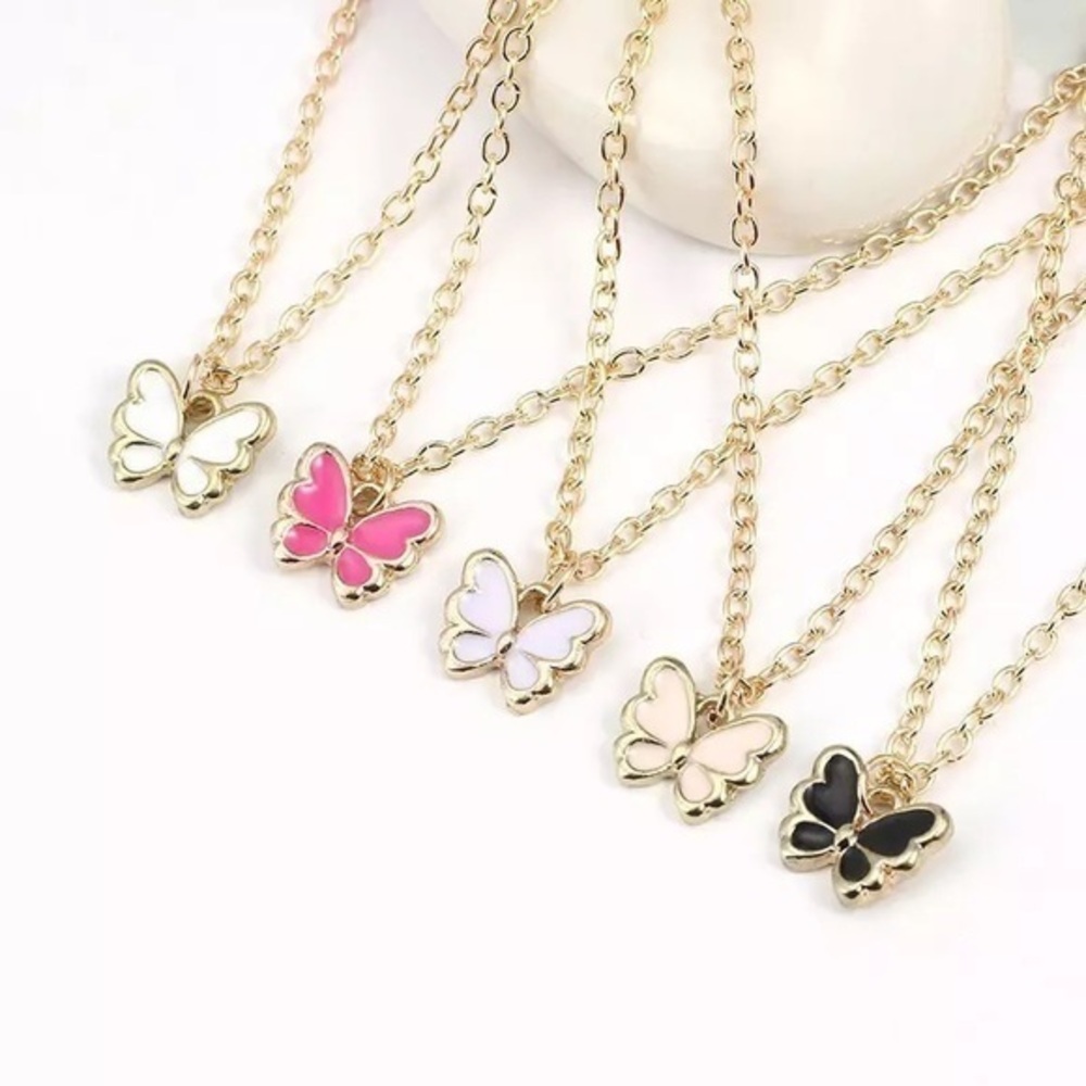 3/$30 💛 Butterfly Necklace